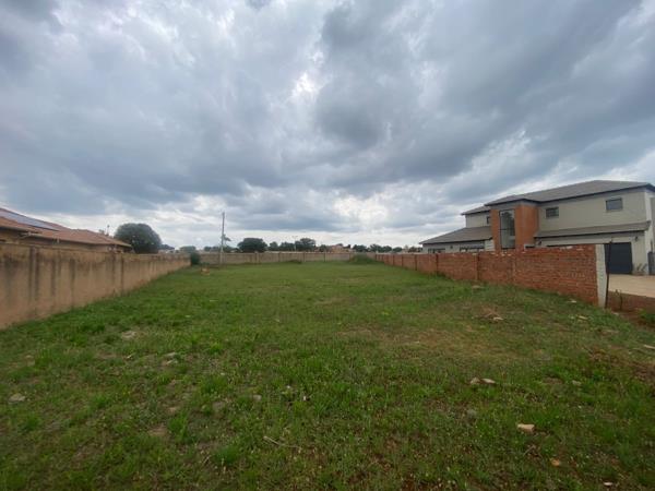1 164 m² Land