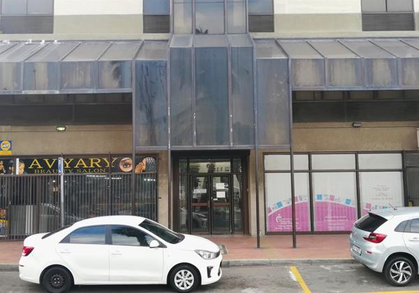 164  m² Commercial space