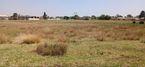 1 100 m² Land
