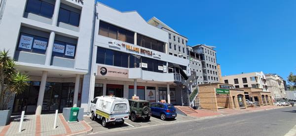 390  m² Office Space