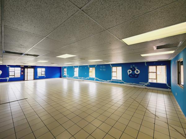 350 m² Commercial space