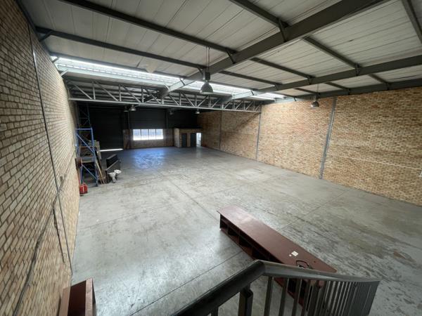 555  m² Industrial space