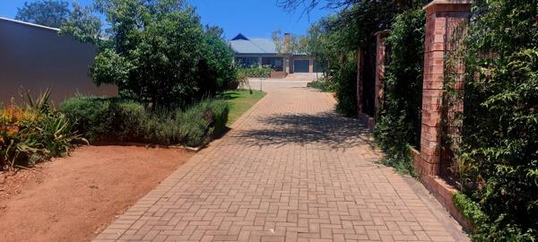 873 m² Land