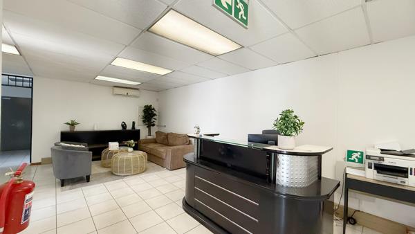 152  m² Commercial space