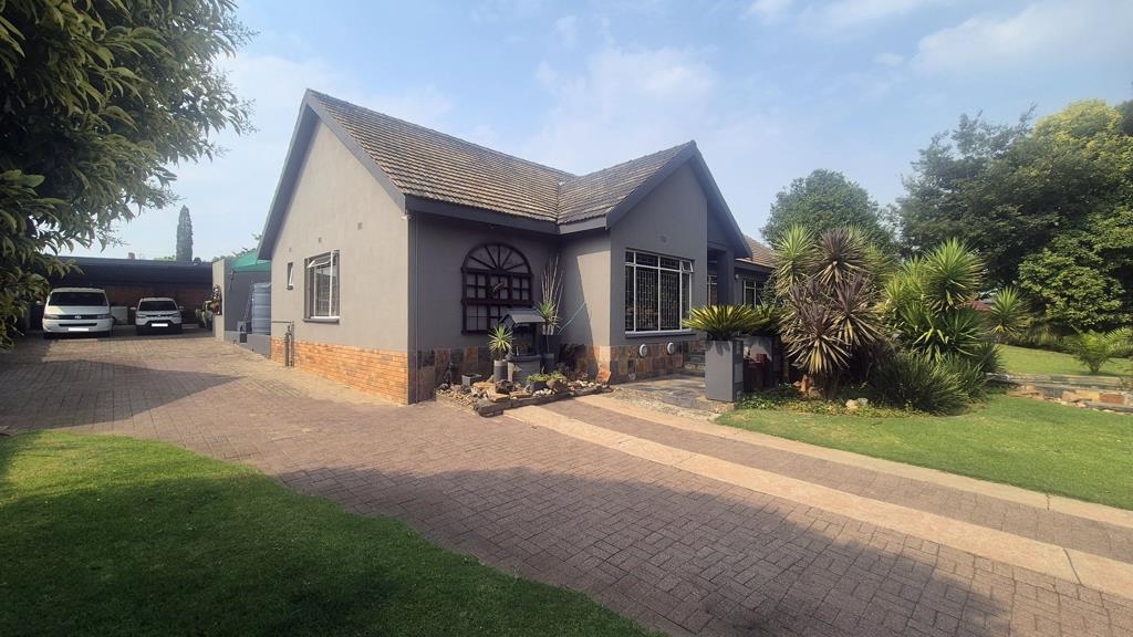 5 Bedroom House