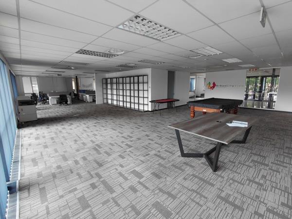 530  m² Commercial space