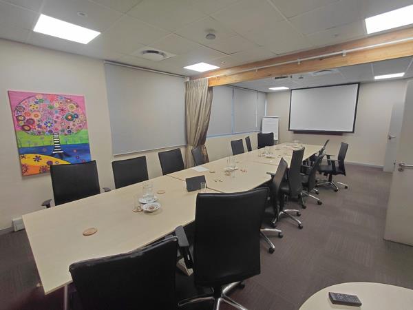 444  m² Commercial space