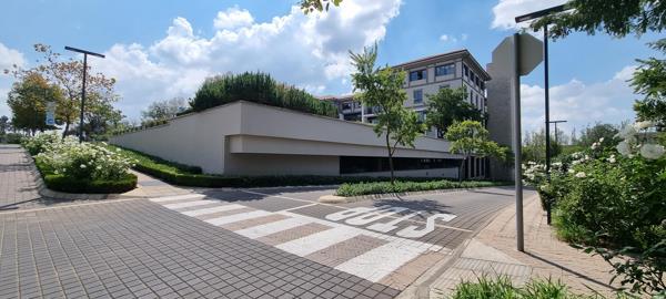 779  m² Commercial space