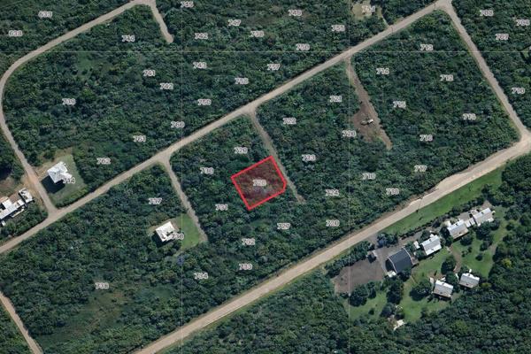 1 054 m² Land