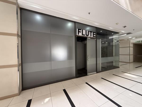 182  m² Commercial space