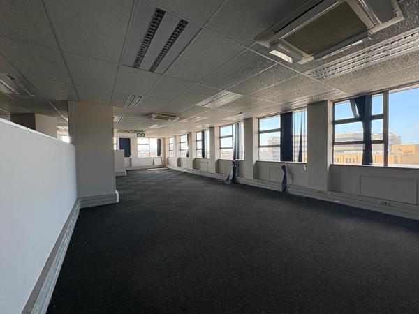 794  m² Commercial space