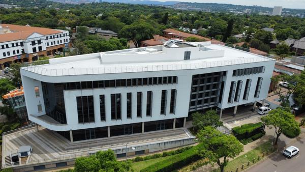 775  m² Commercial space