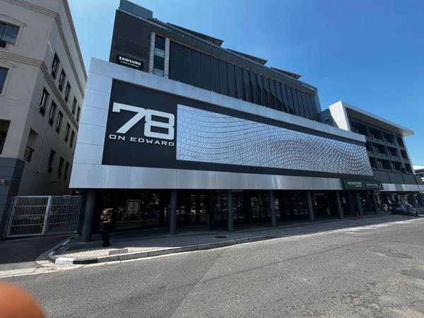 115  m² Retail Space