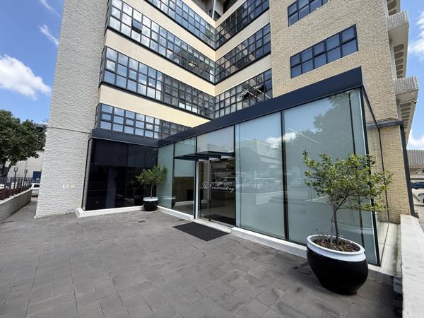 745 m² Commercial space