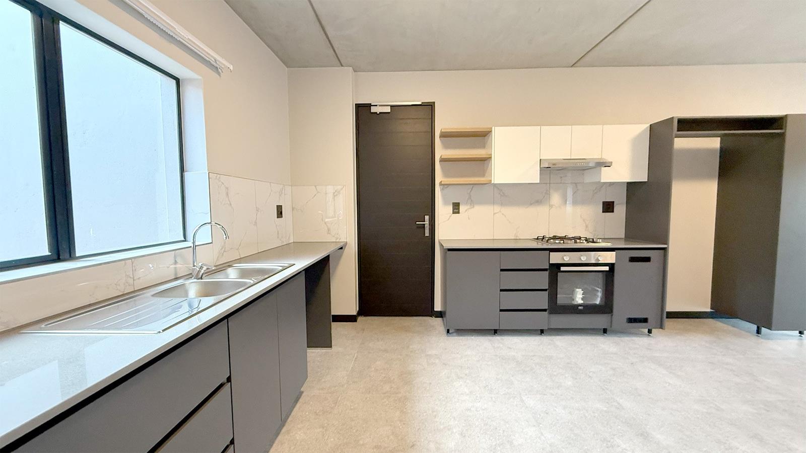 4 Bedroom Apartment in Helderfontein Estate