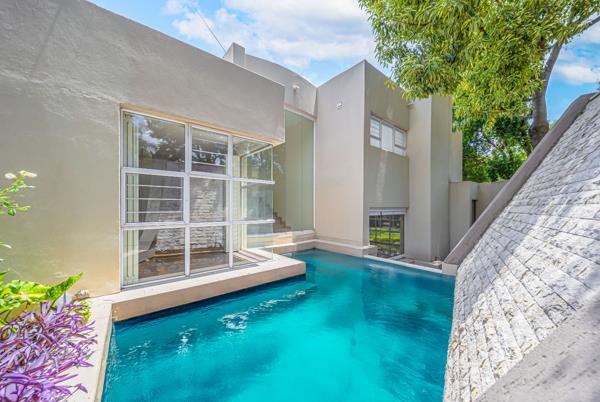 6 Bedroom House