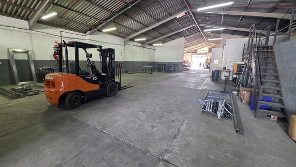 823 m² Industrial space