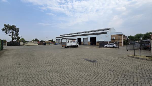 1 700  m² Industrial space