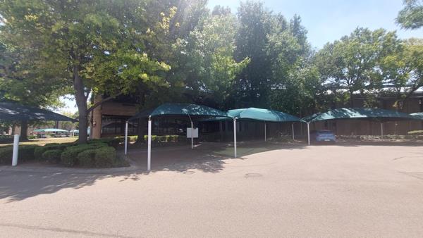 787  m² Commercial space