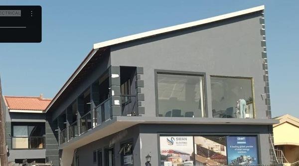 300  m² Commercial space