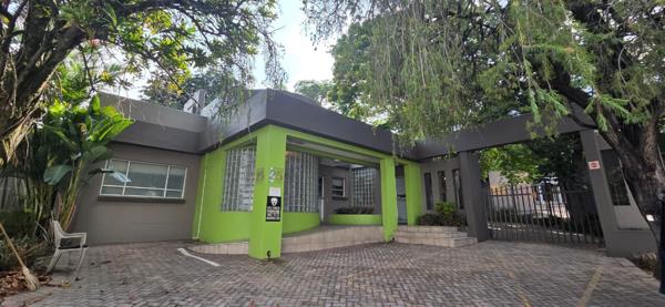 100  m² Commercial space