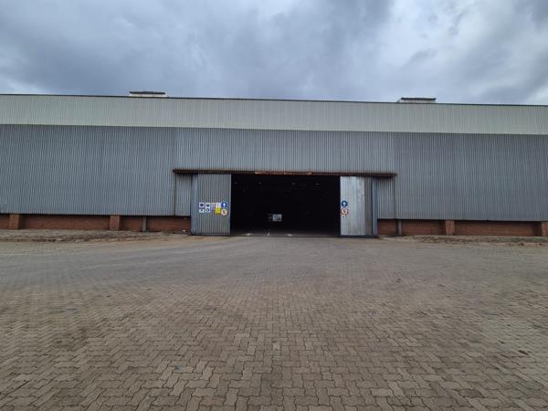 3 240  m² Industrial space