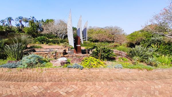 1 375 m² Land