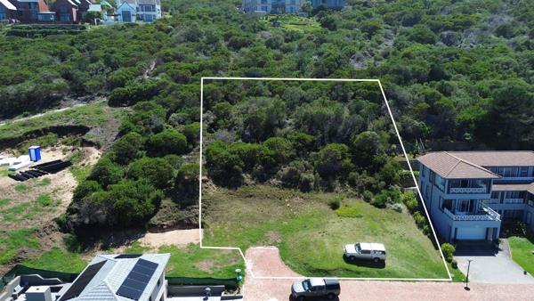 913 m² Land
