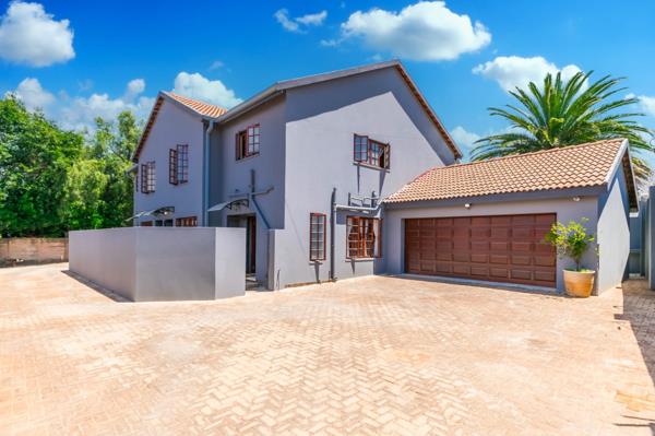 6 Bedroom House