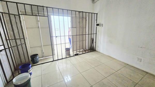 25  m² Retail Space