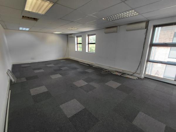 89  m² Commercial space