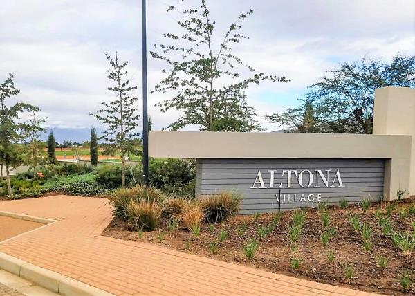 466 m² Land