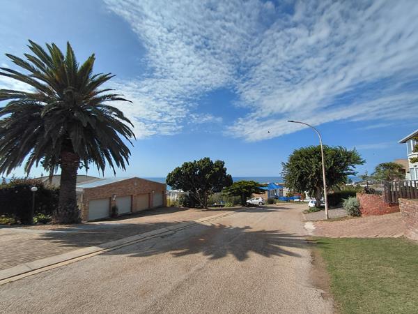 658 m² Land
