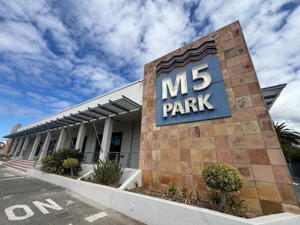 368  m² Commercial space