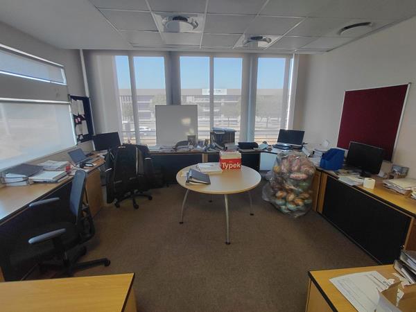 191  m² Commercial space