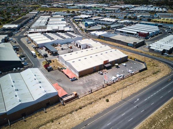 3 000  m² Industrial space