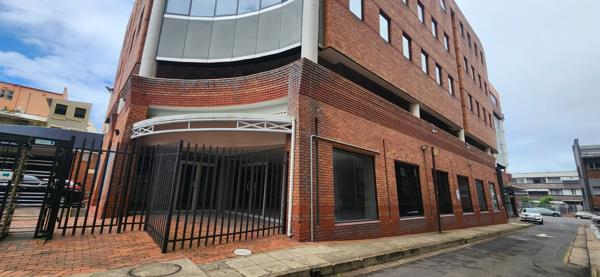 587 m² Commercial space