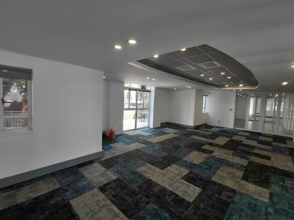 1 100 m² Commercial space