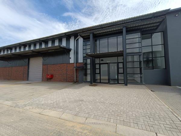 902 m² Industrial space