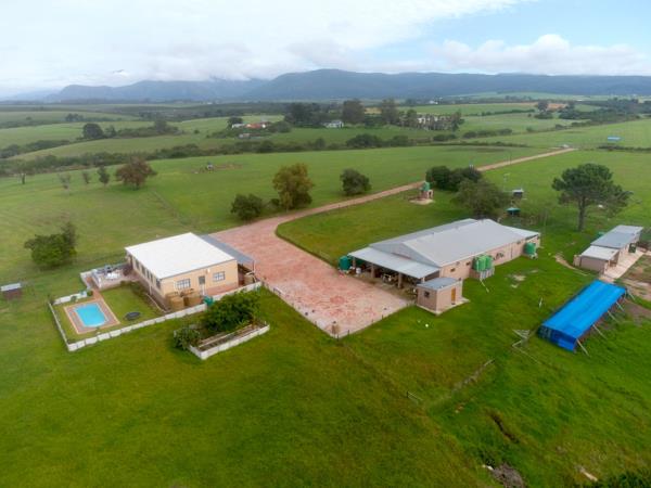 27.6 ha Smallholding