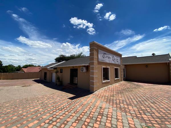 176  m² Office Space