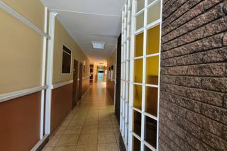 686  m² Commercial space