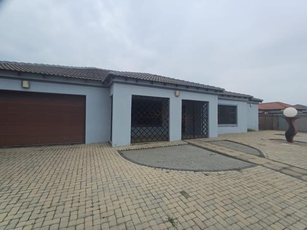 6 Bedroom House