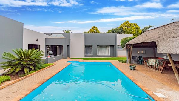 6 Bedroom House