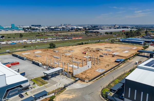 9 909  m² Industrial space