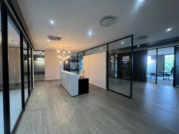 605  m² Commercial space