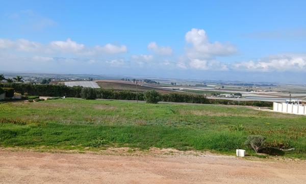 1 610 m² Land