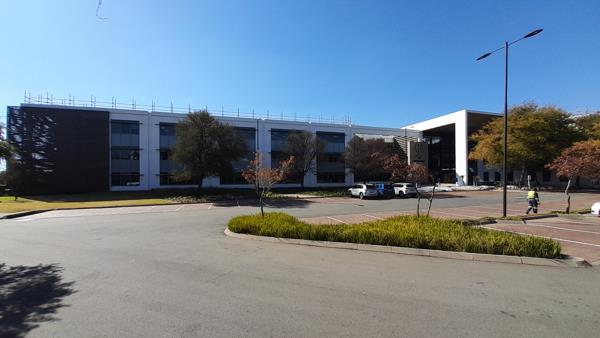 6 747  m² Commercial space