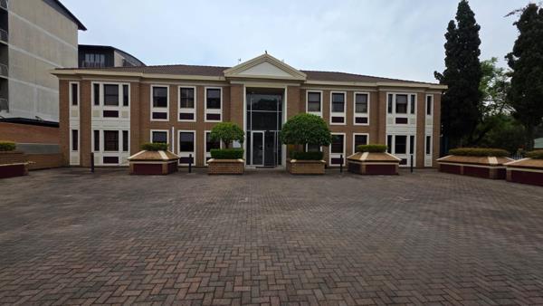 216  m² Commercial space