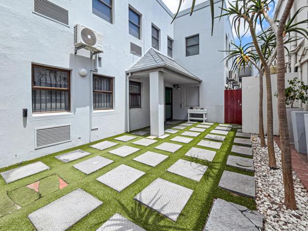 495  m² Office Space